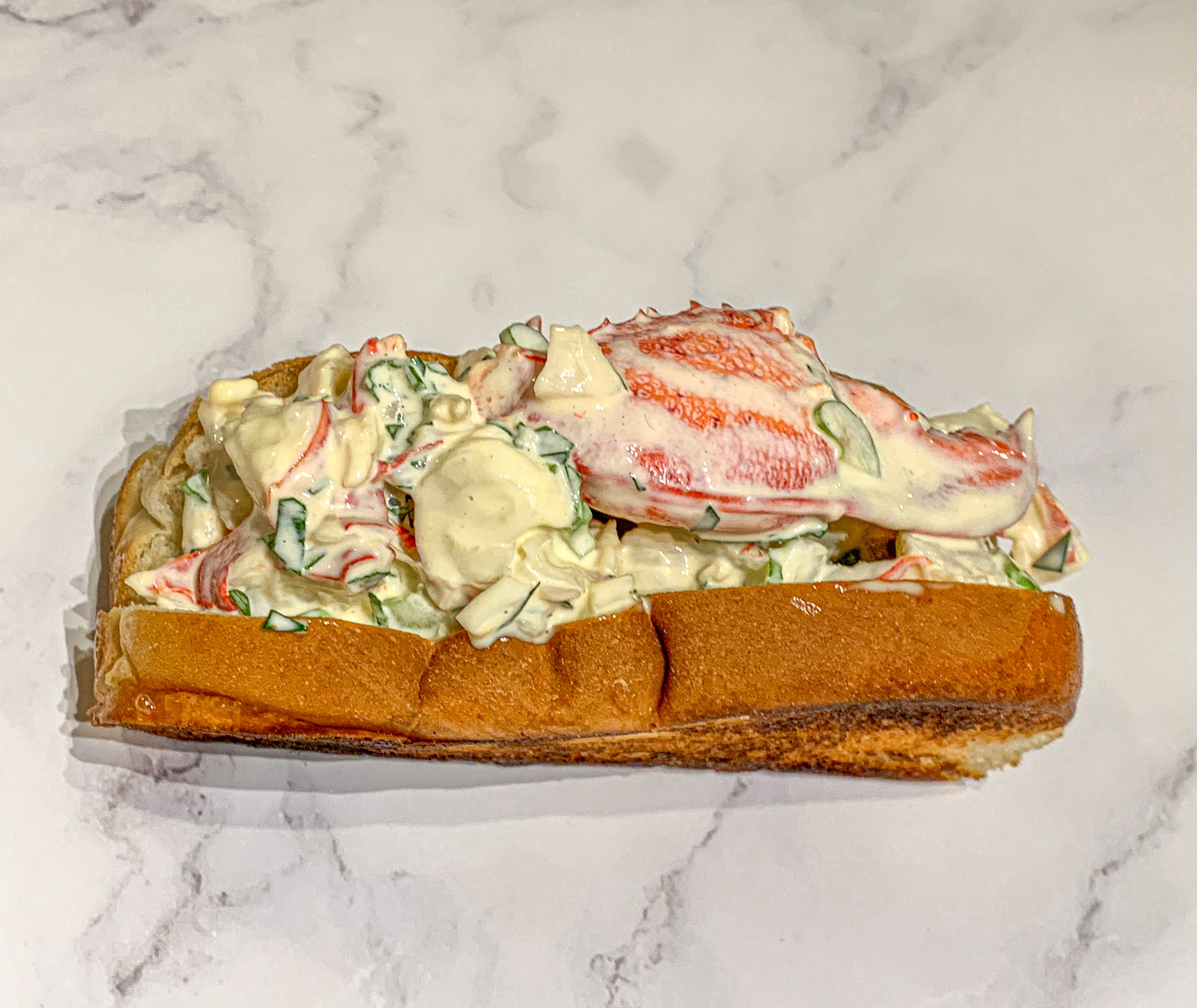 MAINE-STYLE TRUFFLE LOBSTER ROLLS